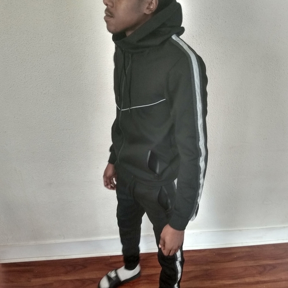 Tracksuit - Picture 4 of 8